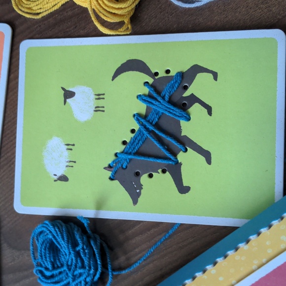 Embroidery cards, zigzag yarn, sewing, yarn craft, 5+ years Londji lacing game - Picture 6 of 16